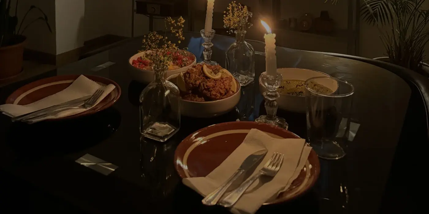 Huyuhoy concept hero image showcasing a tropical Lamisa dinner spread